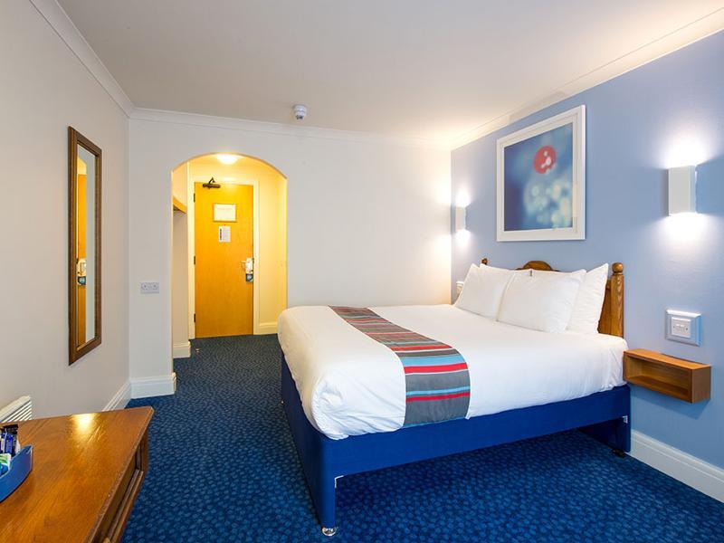 แทรเวลลอดจ์ สนามบินคาร์ดิฟ Hotel บาร์รี ภายนอก รูปภาพ