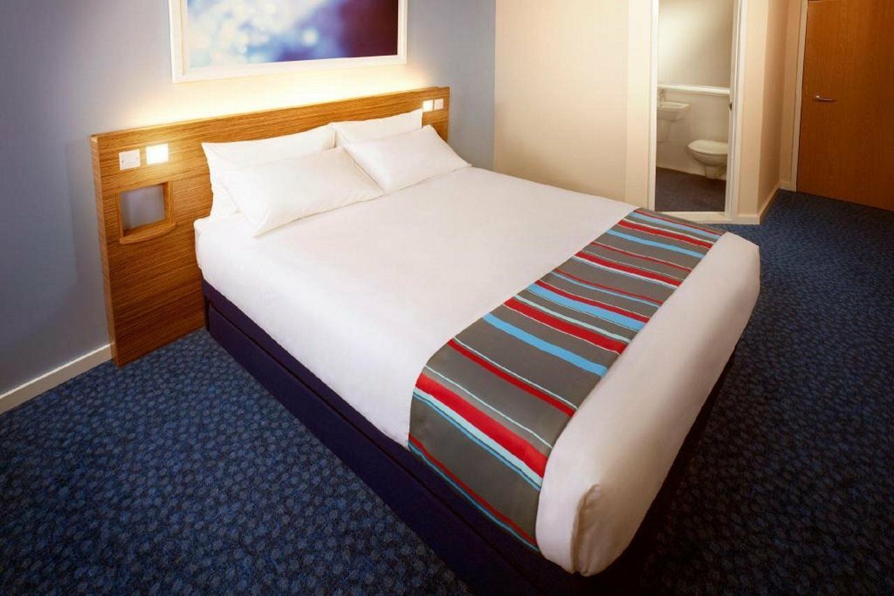 แทรเวลลอดจ์ สนามบินคาร์ดิฟ Hotel บาร์รี ภายนอก รูปภาพ